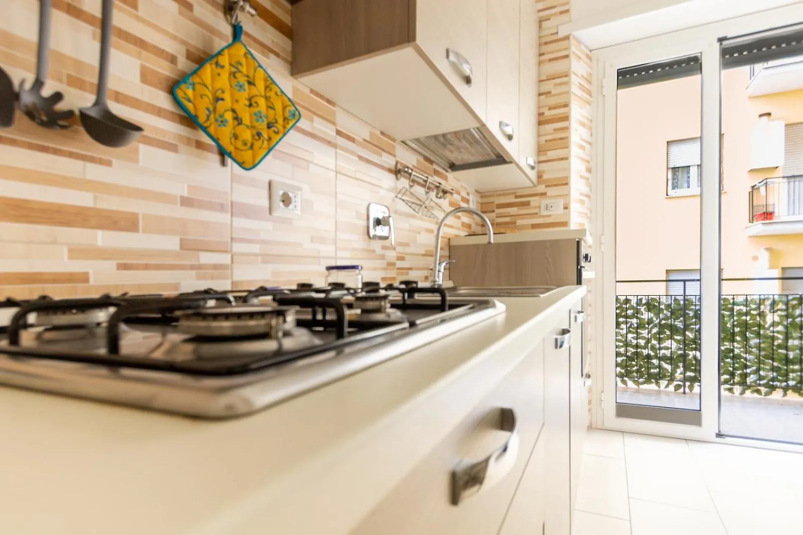 Cozy Retreat Saint John Apartment Rome