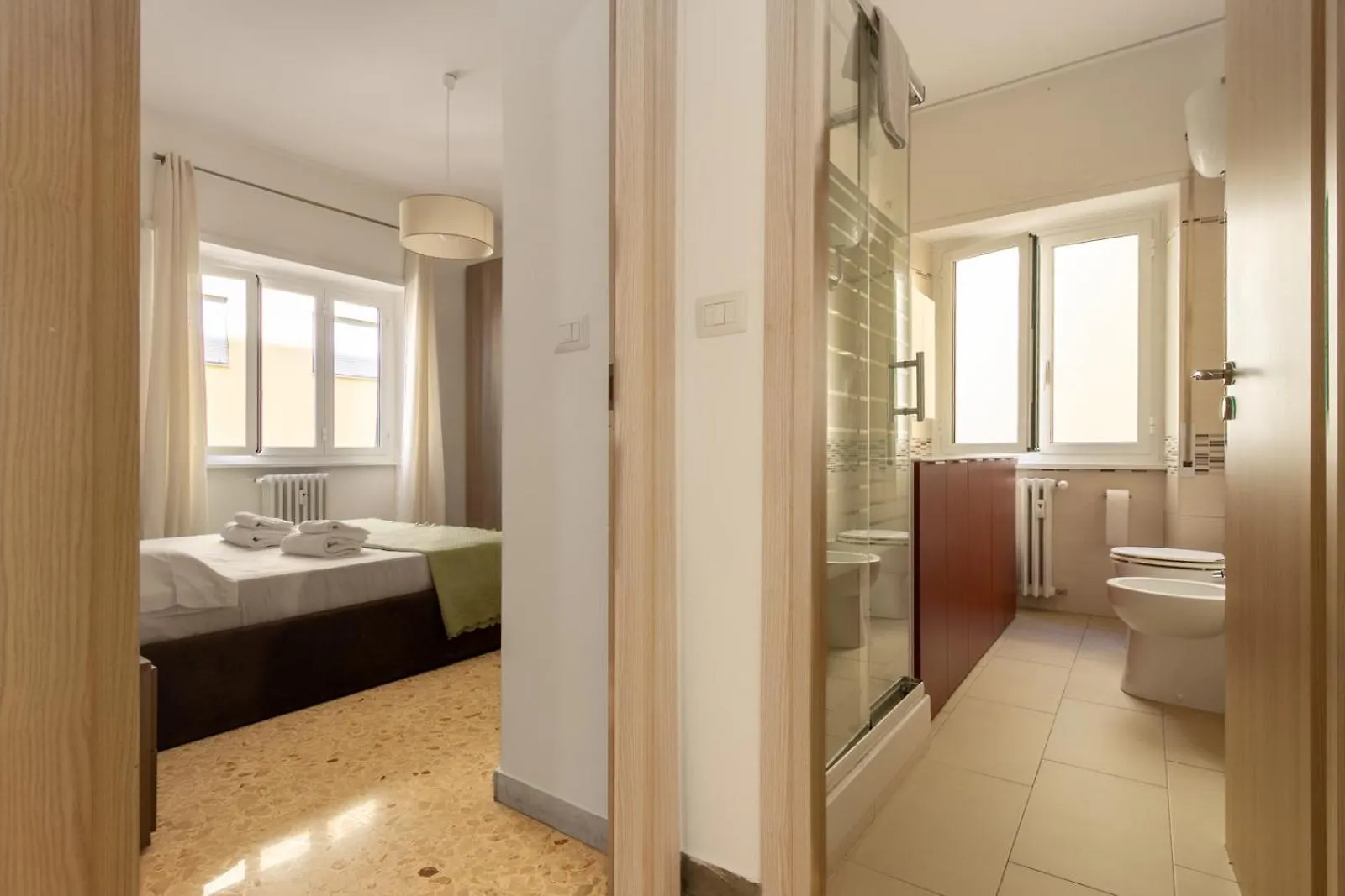 Cozy Retreat Saint John Apartment Rome Italy