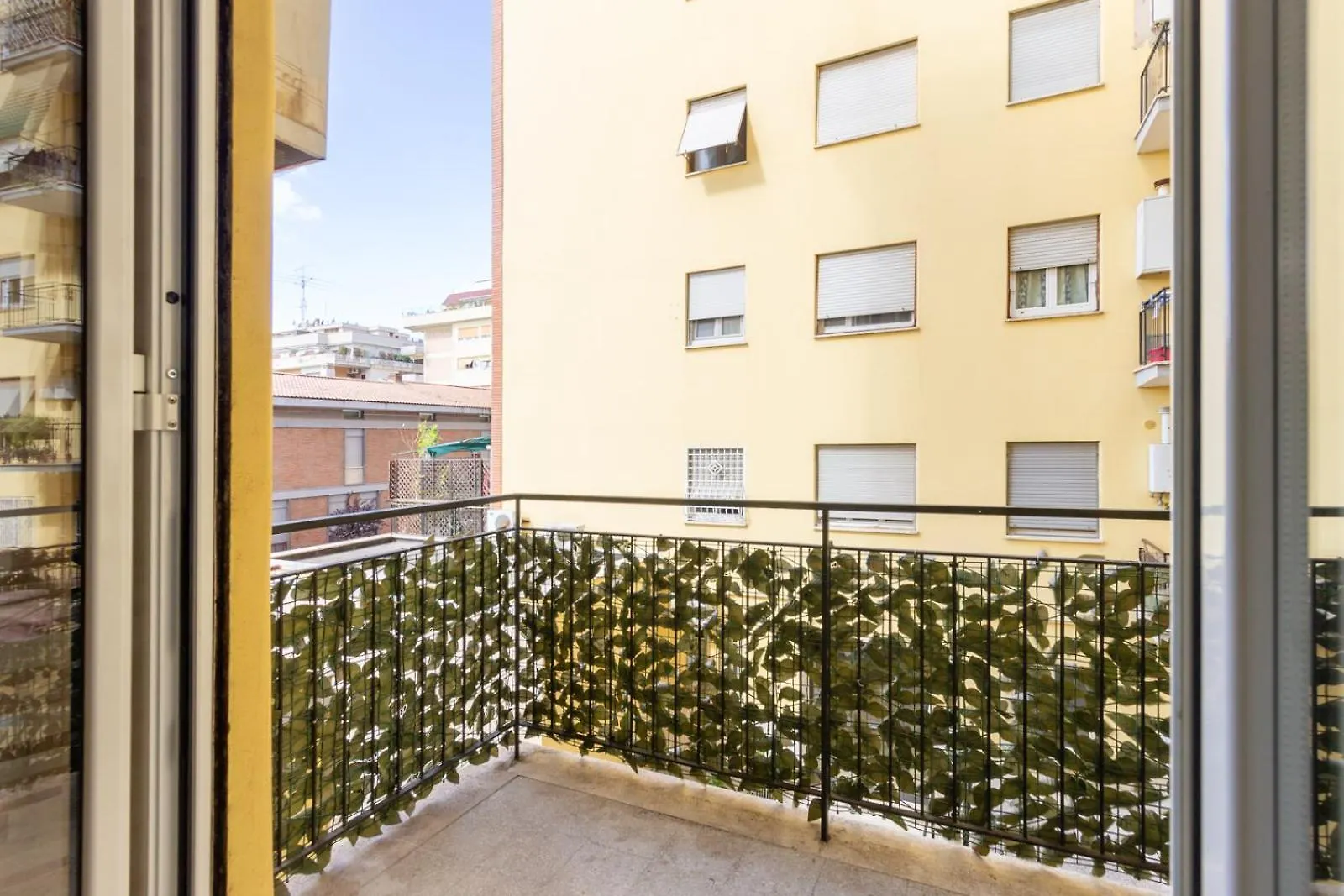 Cozy Retreat Saint John Apartment Rome