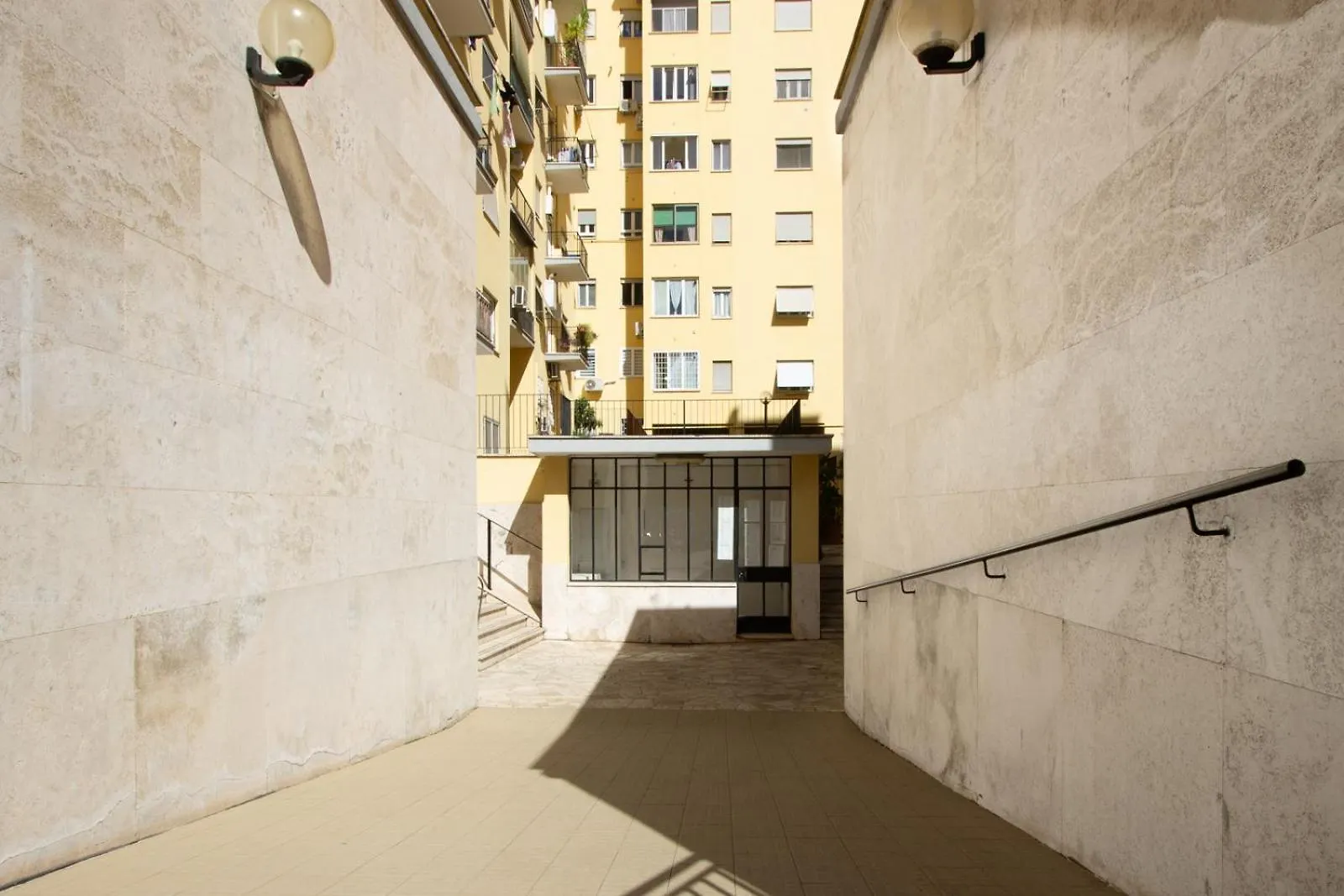 Cozy Retreat Saint John Apartment Rome Italy