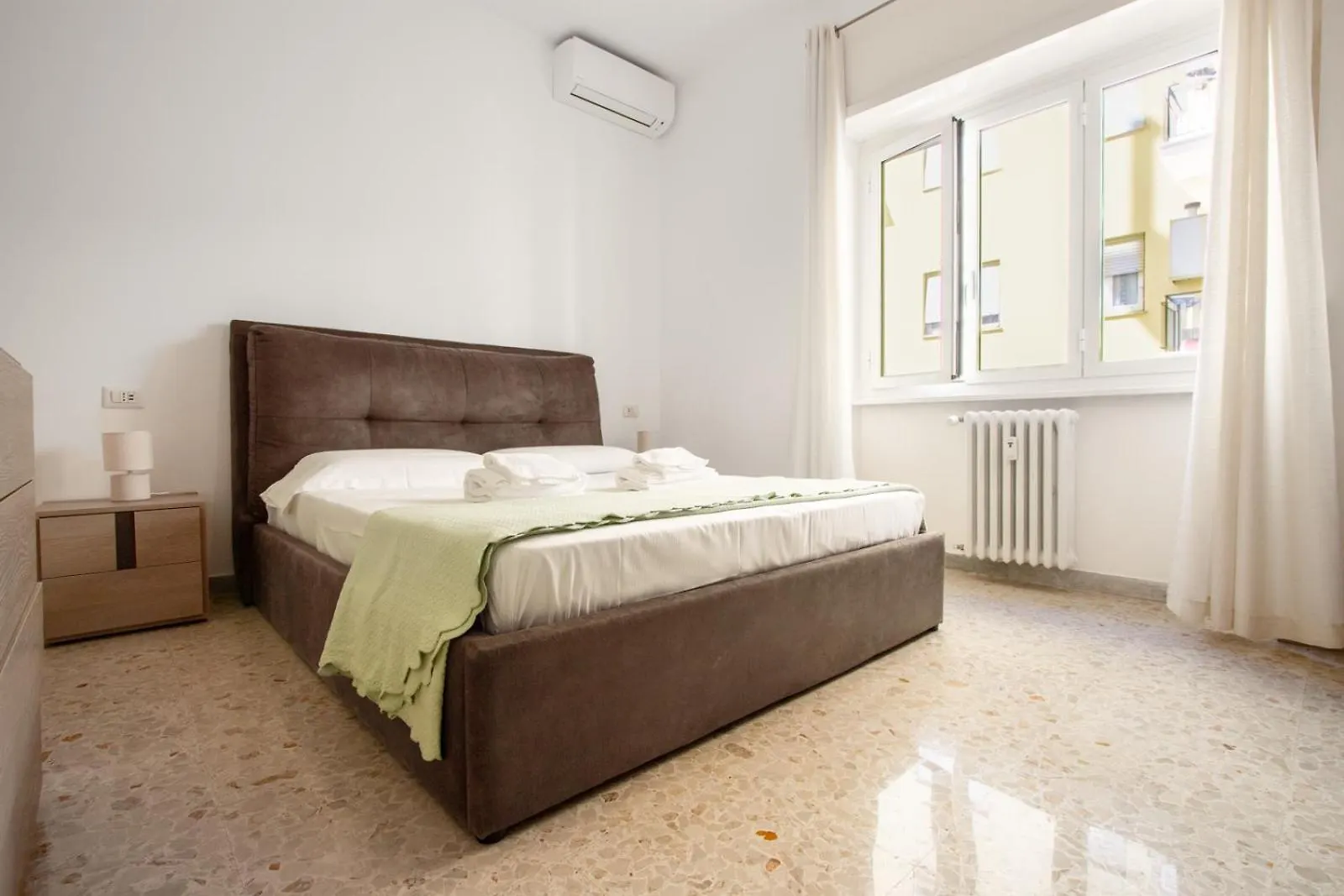 Cozy Retreat Saint John Apartment Rome